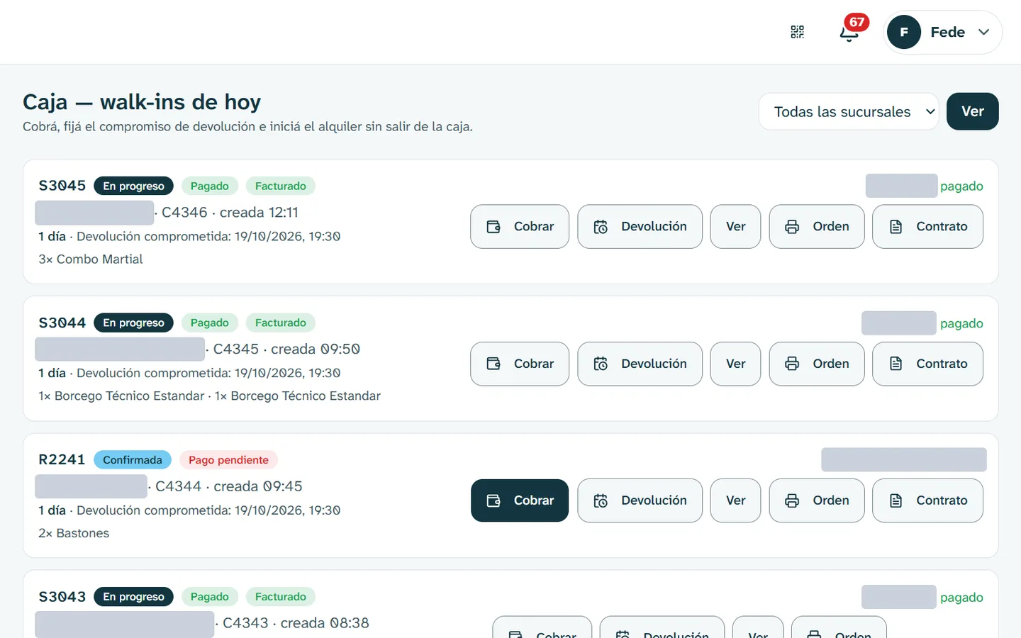 Caja de la app de gestión de Cumbre Rental, con los nombres y los montos ocultos
